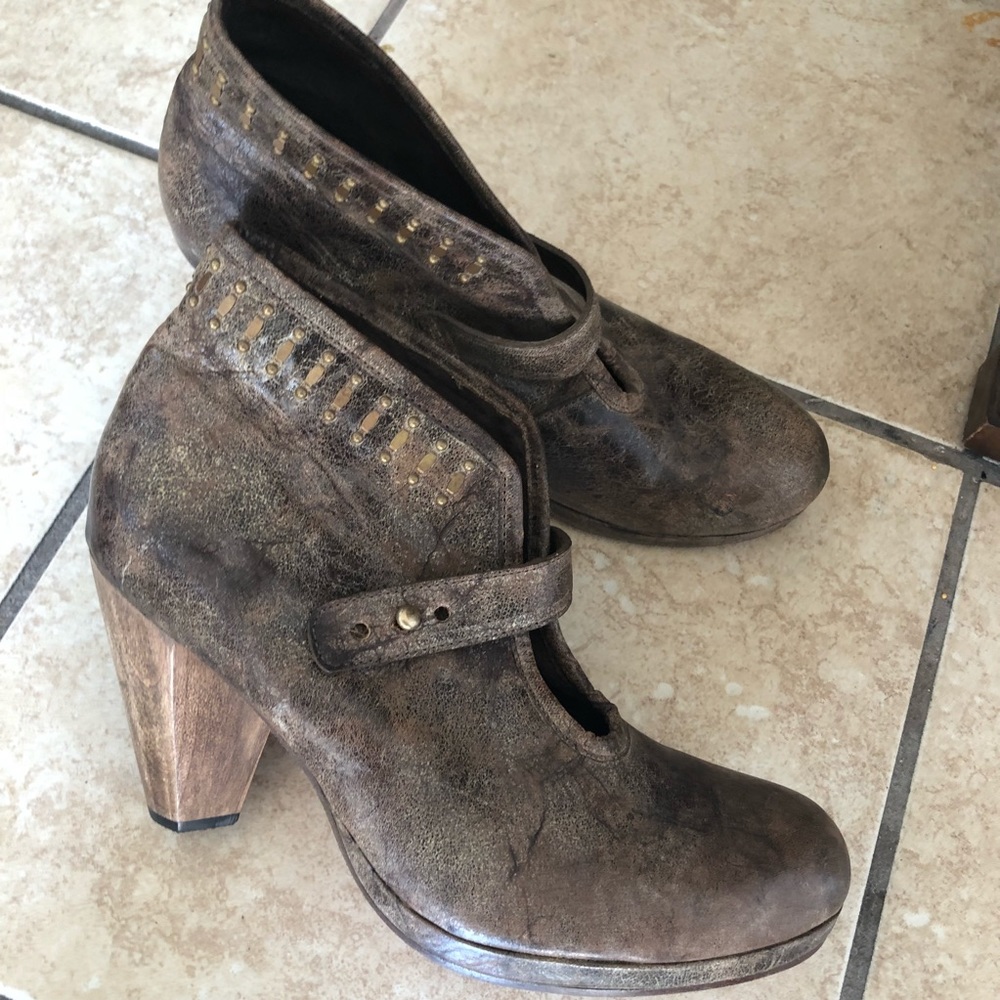 Calleen Cordero Women’s  studded shoes size 7